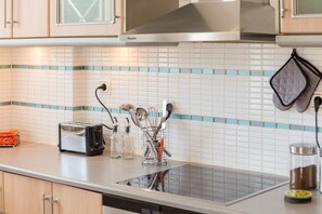 Villa, 2 Bedrooms | Private kitchen - Bright & Spacious two-floor Family Garden Home (Marathon)