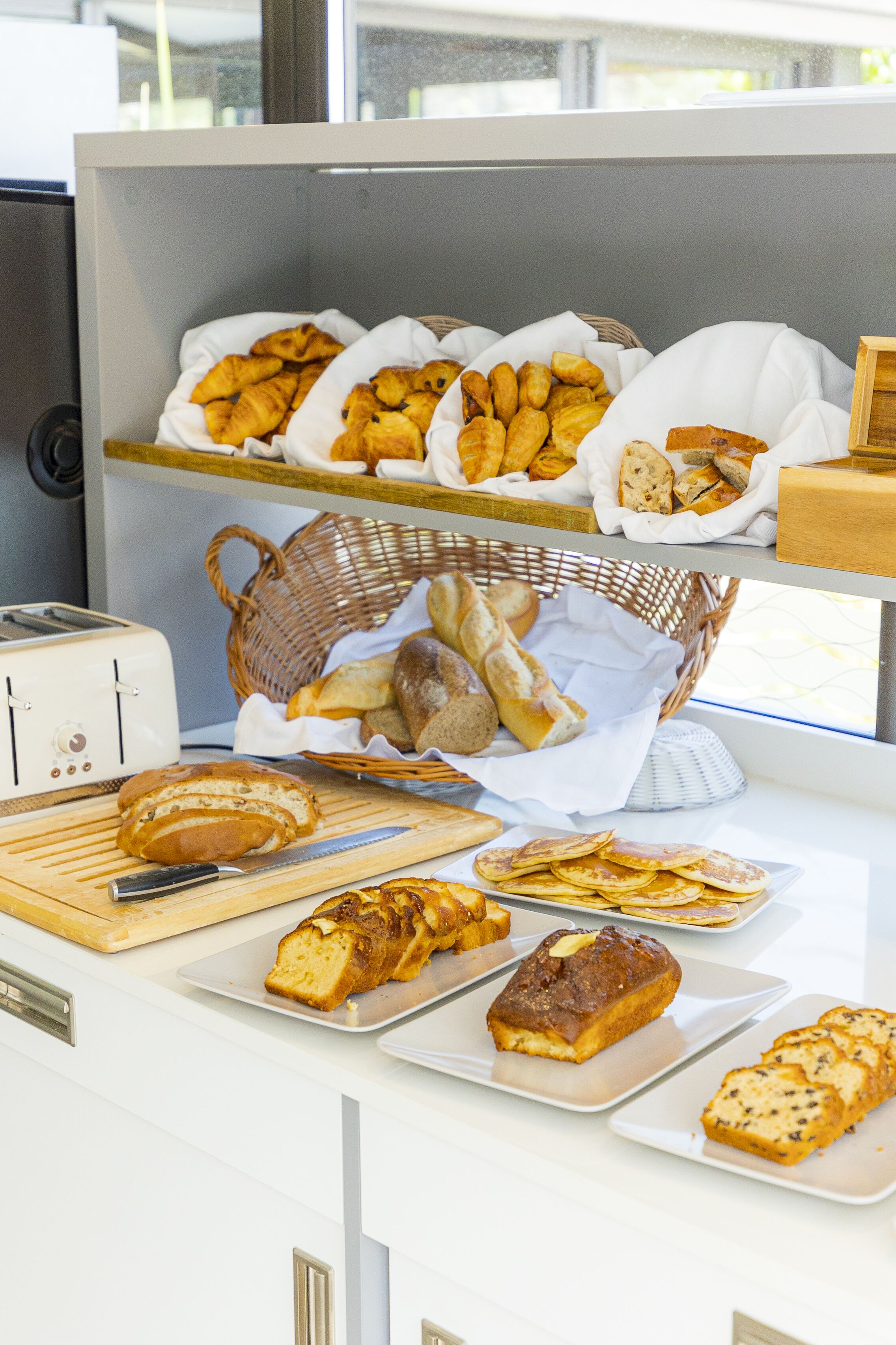 daily buffet breakfast (eur 16 per person)