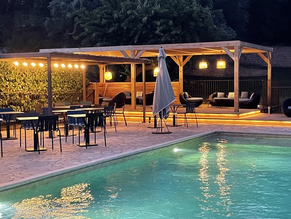Seasonal outdoor pool, pool umbrellas, pool loungers - Prea Gianca (Bonifacio)
