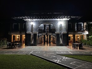 واجهة المنشأة