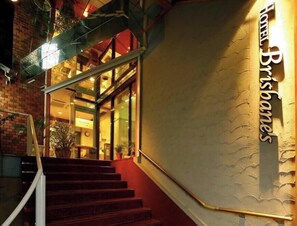 Exterior detail - Hotel Brisbanes (Miyazaki)