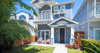 Blue Heron Beach House - Near the Beach with a backyard and bikes!