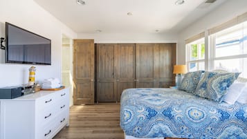 4 bedrooms, iron/ironing board, travel cot, free WiFi