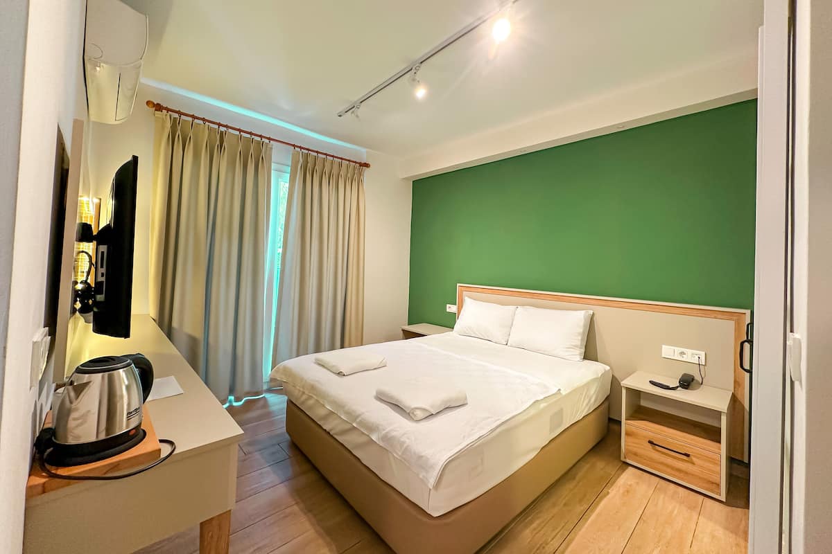 Chambre Double Standard, 1 lit double, balcon | Vue de la chambre