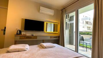 Standard-Doppelzimmer, 1 Doppelbett, Balkon | Kostenloses WLAN, BettwÀsche