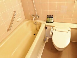 Artículos de tocador gratuitos, secador de pelo, pantuflas, bidet