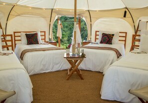 Deluxe Lotus Belle Tent | Premium bedding, down comforters, pillowtop beds, free WiFi - Kinkara Luxury Retreat (El General)