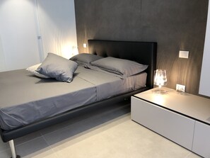 Habitació Deluxe, vistes al jardí (Gold) | 1 dormitori, minibar, caixa forta a l'habitació i escriptori 