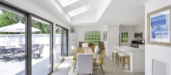 Beautiful Southampton Home, Open Layout, Private Pool, Close to Town,...