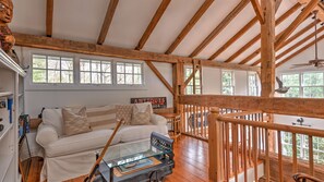 Interior - Private Acre, Oversized Property, Indoor/Outdoor Entertaining Areas (East Hampton)