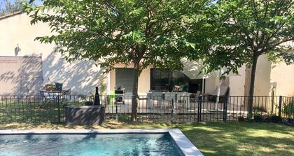 Superbe Villa 240m2 avec piscine et jacuzzi Proche Aix en Provence