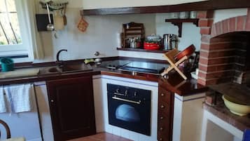 Kühlschrank, Ofen, Herdplatte, Geschirrspüler