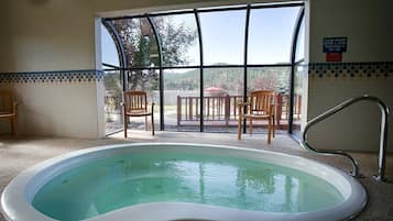 室内 SPA 浴缸