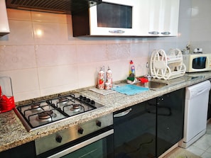 Economy Apartment, Non Smoking | Private kitchen