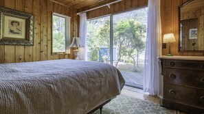 3 bedrooms, Internet, bed sheets - Open Floor Plan, Extensive Decking, Close to Gardiners Bay Beach and... (Amagansett)