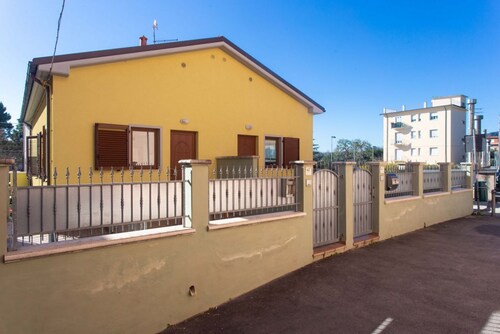 N032 - Numana, new three-room apartment with terrace on the left