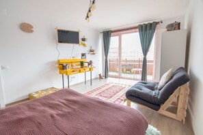 1 bedroom, iron/ironing board, WiFi - The Artist's Corner  was designed to provide you a warm relaxing place (Brașov)