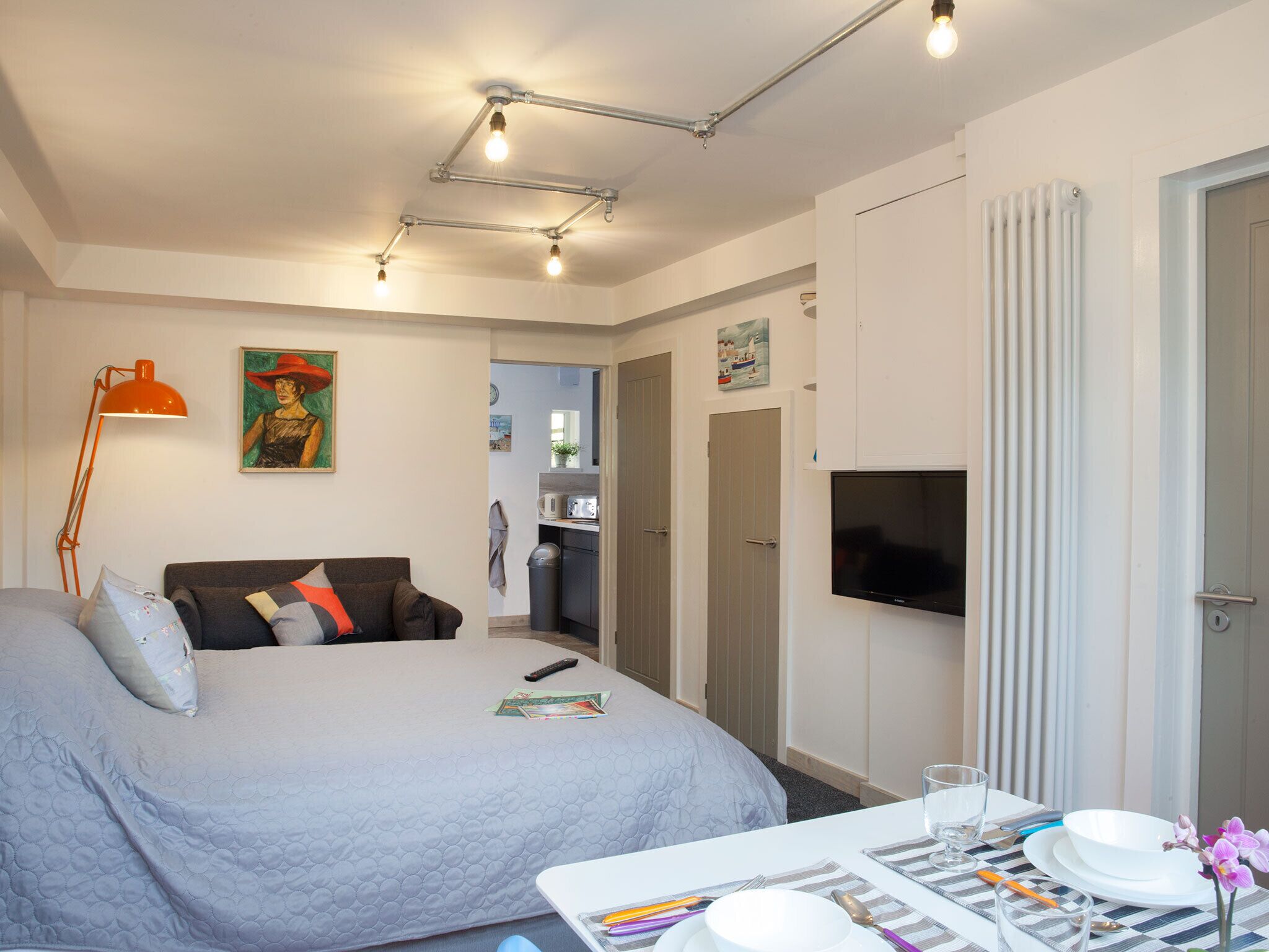 1 Schlafzimmer, Allergikerbettwaren, Bügeleisen/Bügelbrett, WLAN