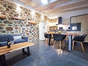 Refrigerador, microondas, horno y lavavajillas 