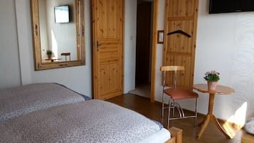 1 bedroom, travel crib, free WiFi, bed sheets