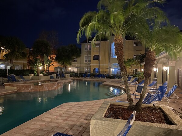Outdoor pool, a heated pool - Renovated condo at Avalon Clearwater (Clearwater)