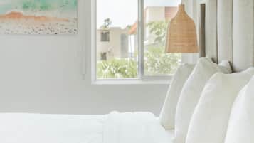 Deluxe kamer, 1 kingsize bed, niet-roken | Luxe beddengoed, pillowtop-bedden, een bureau, verduisterende gordijnen