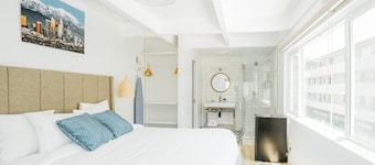 The Belmont Shore Inn