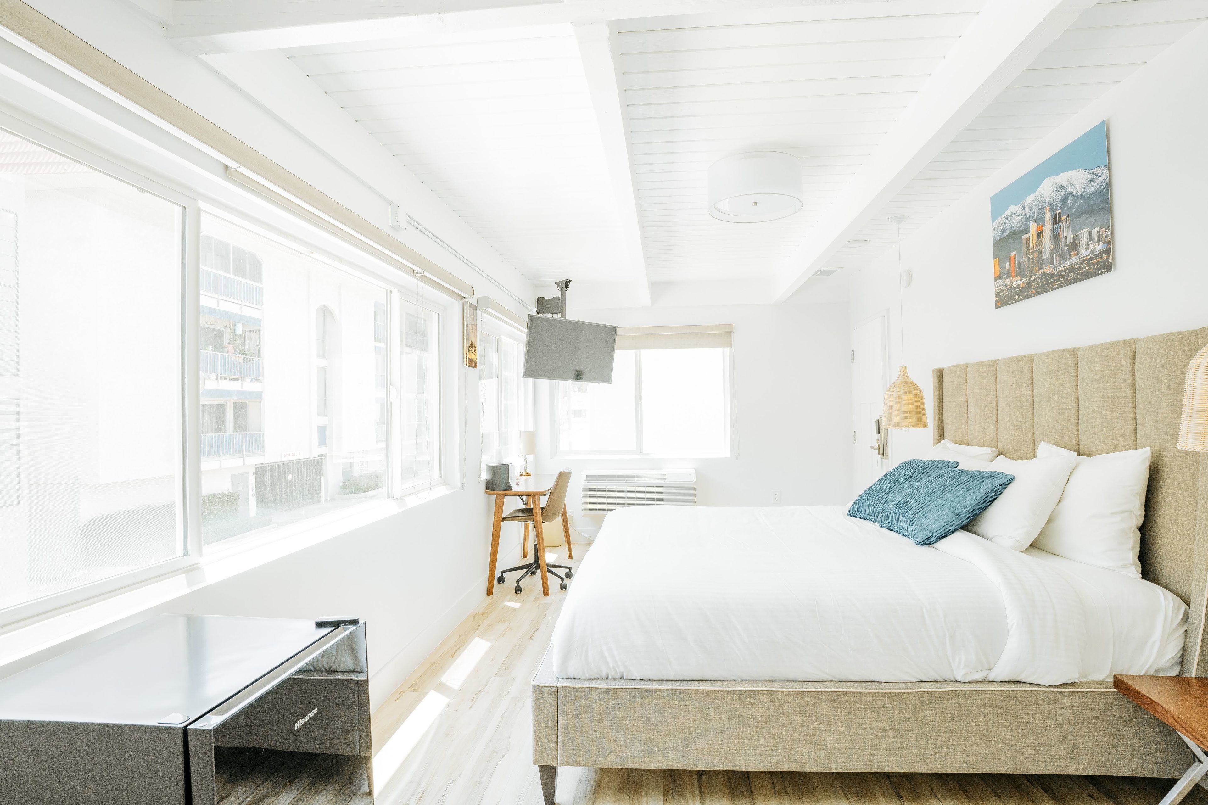 Deluxe Room, 1 King Bed, Non Smoking | Premium bedding, pillow-top beds, desk, blackout curtains