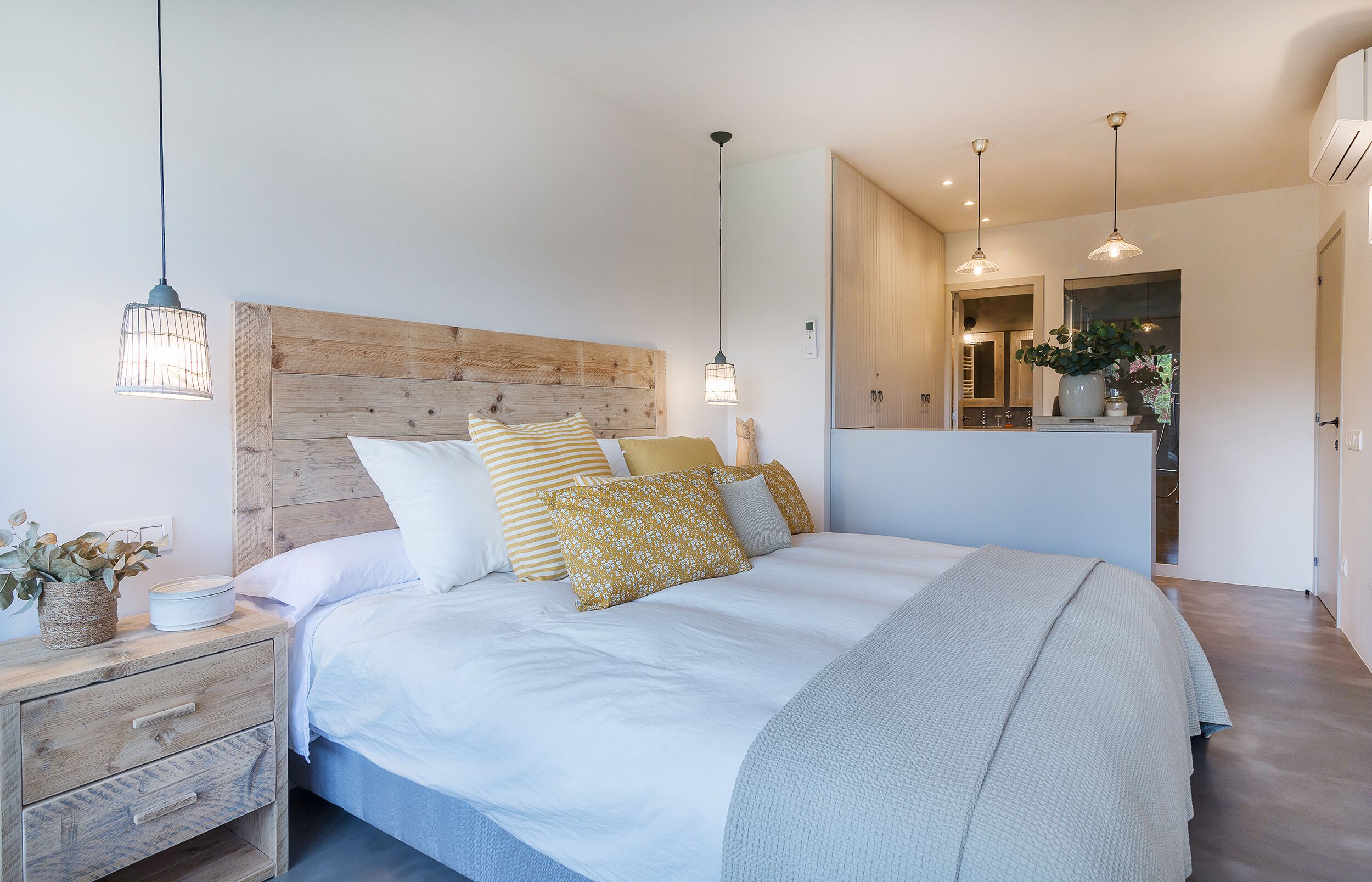 4 bedrooms, iron/ironing board, travel crib, WiFi