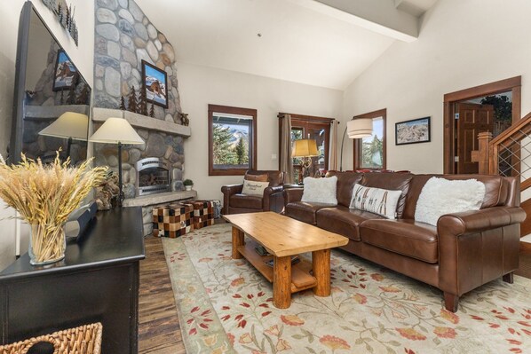 TV, fireplace, DVD player
