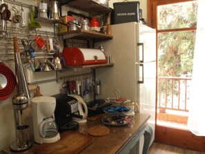 冷蔵庫、オーブン、食器洗い機、トースター