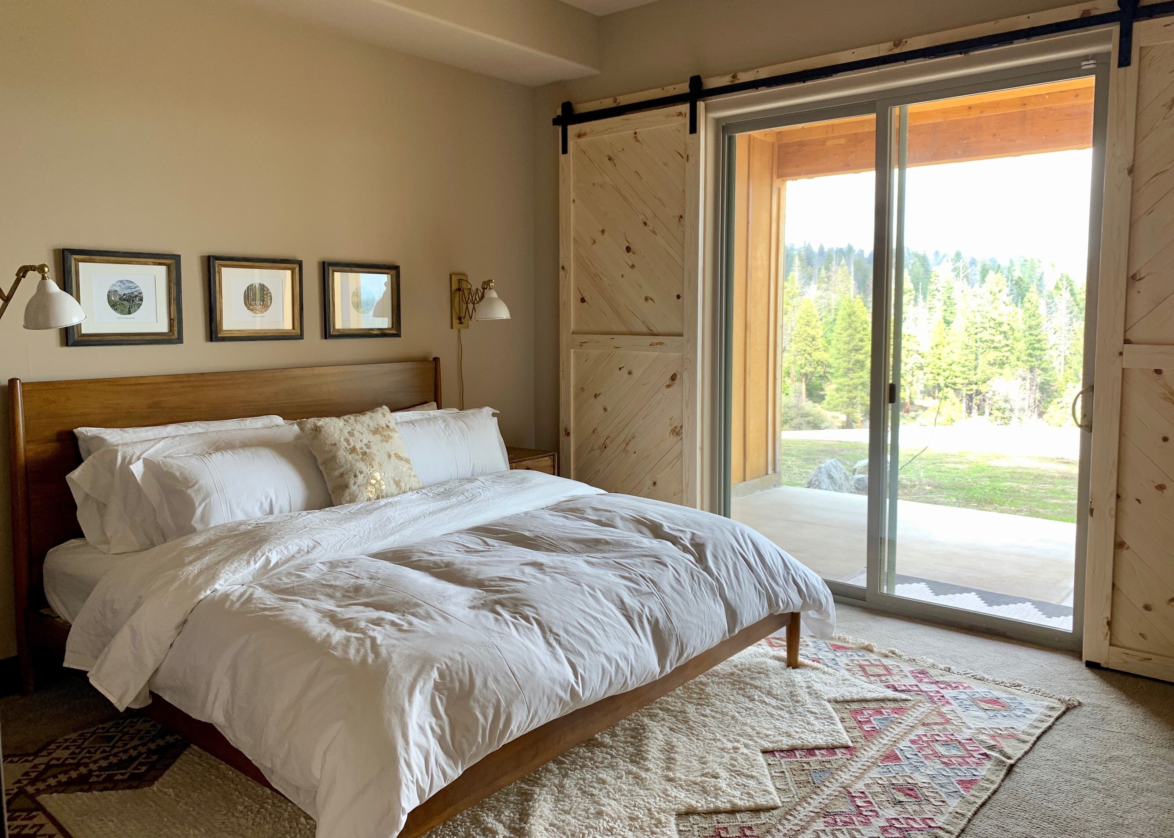 3 bedrooms, in-room safe, desk, free WiFi