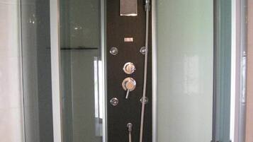 Een douche, een haardroger