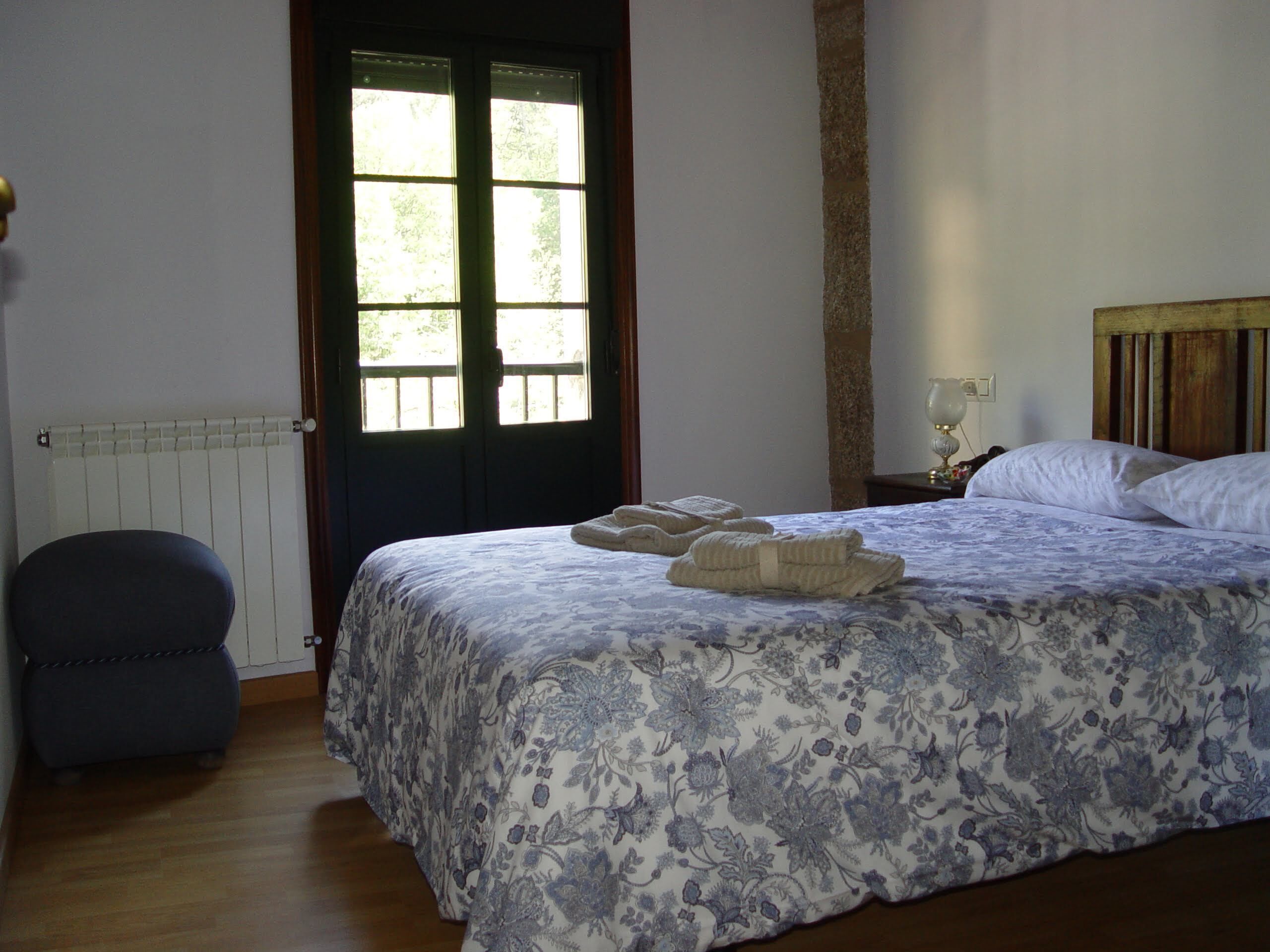 3 chambres, fer et planche à repasser, draps fournis