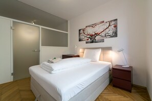 2 bedrooms, iron/ironing board, WiFi, bed sheets
