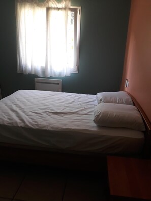 3 chambres, bureau, fer et planche à repasser, Wi-Fi gratuit