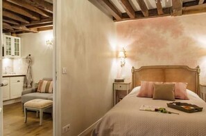 1 bedroom, iron/ironing board, WiFi, bed sheets - Le Merlot du Marais - Pompidou (Paris)
