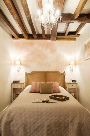 1 bedroom, iron/ironing board, WiFi, bed sheets - Le Merlot du Marais - Pompidou (Paris)