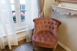 テレビ、DVD プレーヤー、書斎 / ワークスペース