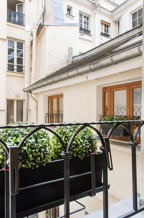 Property grounds - Le Diamant En Isle (Paris)