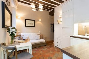 TV, DVD-spiller og kontorer