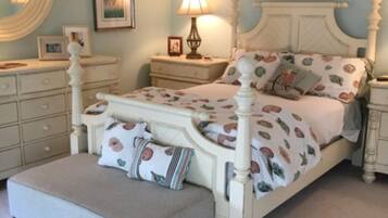 1 bedroom, iron/ironing board, WiFi (free), bed sheets