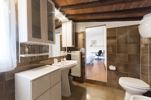Badewanne, Bidet