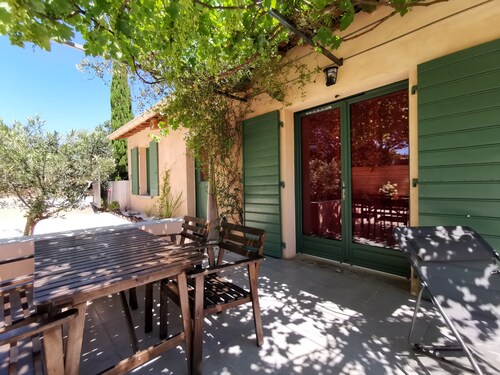 Maison des ruffes, calme à 1,4km du lac du Salagou