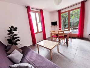 Télévision, cheminée