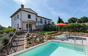 Outdoor pool - Todi Private 2 bed pool villa (Todi (PG))