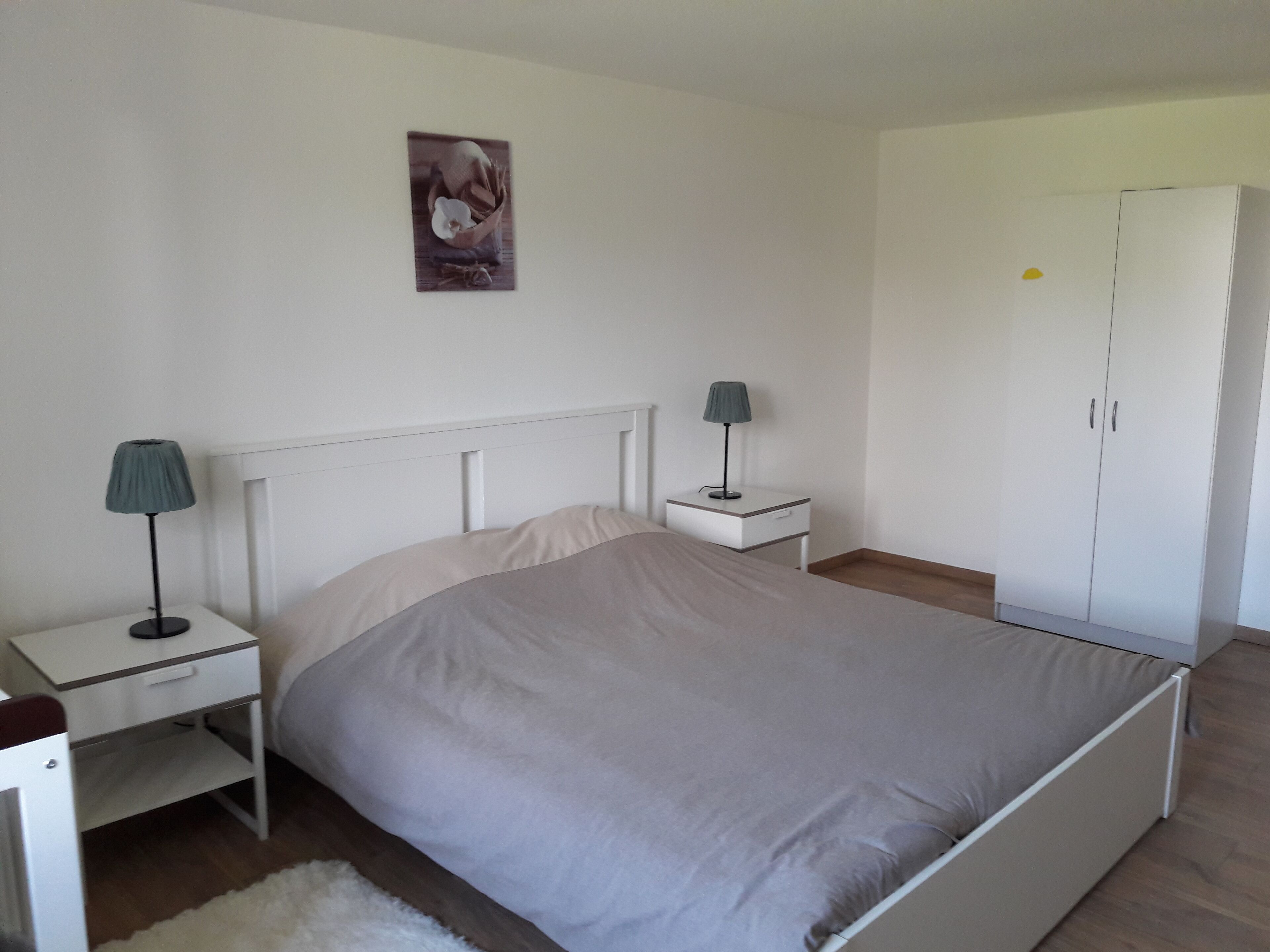 2 habitaciones, tabla de planchar con plancha y wifi gratis 