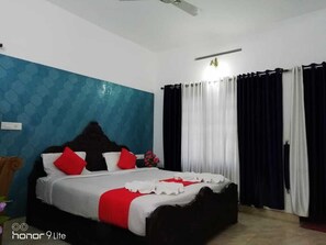 6 bedrooms, iron/ironing board, bed sheets - Linten Holiday Resort, Property set in 4.7km from MUNNAR Town 2 (Munnar)