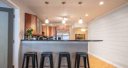 Ort! 1 Block von Bayshore / SOHO / Hyde Park