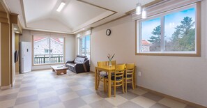 Ferienhaus (27 PY) | Wohnbereich | Flachbildfernseher